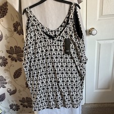 Ladies New With Tags F&F Cold