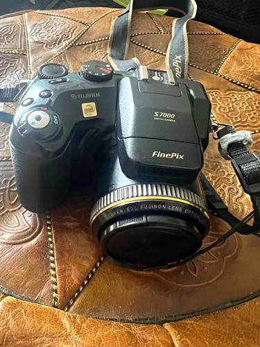 Fujifilm finepix s7000 bridge - fujifilm,
