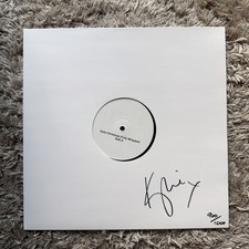 SIGNED Kylie Minogue - Kylie