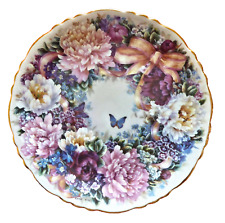 'Circle of Love' by Lena Liu