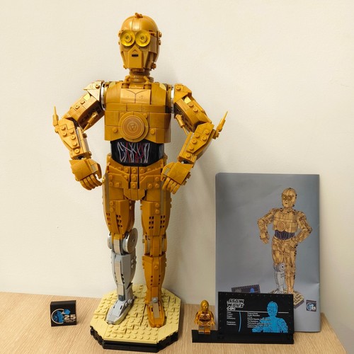 1138pcs gold humanoid robot - 1138pcs,