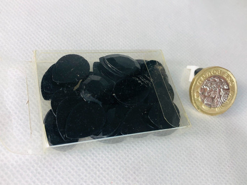 Black teardrop gem - black,
