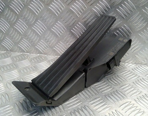 Accelerator pedal manual - accelerator, gears