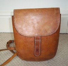 STUNNING VINTAGE 1980's TAN SUBSTANTIAL LEATHER SADDLE BAG/MESSENGER/CROSSBODY
