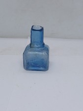 Old light blue shear lip - old,