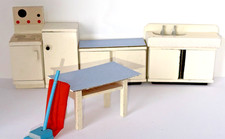 VINTAGE DOLLSHOUSE DOL TOI