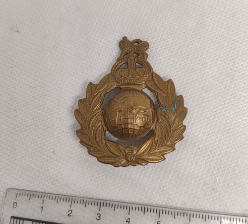 Royal marines cap badge kings - marines,