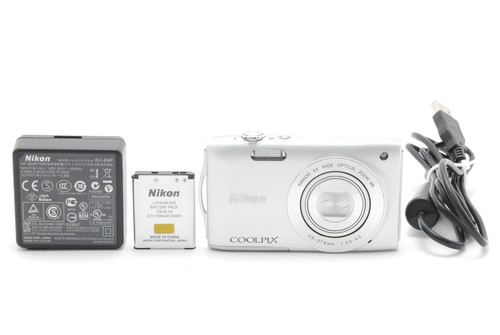 Near mint charger nikon - [near,