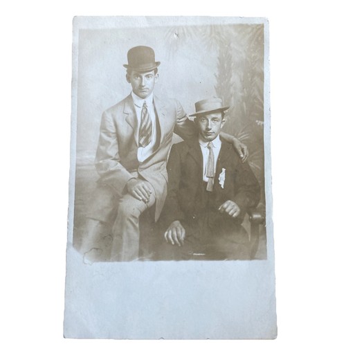 1910 room mates american - room,