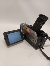 Sony CCD-TRV95E Handycam Hi8 Camcorder with Case