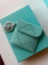 Tiffany return to - return,