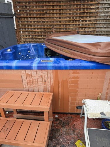 Hot tub - hot,