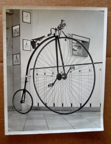 Penny farthing high - penny-farthing, high-wheel