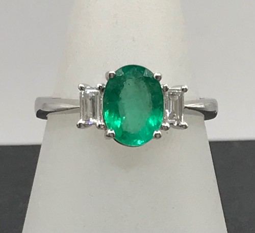 18ct white gold - emerald, &