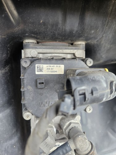 Mercedes brake main - mercedes, valve