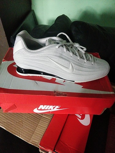 100 authentic nike shox - 100%,