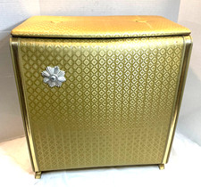Vintage Mid-Century Pearl Wick