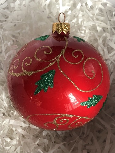 European handcrafted red - red, green