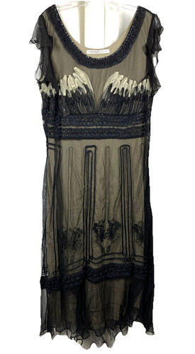 Bust l xl nwt - w,