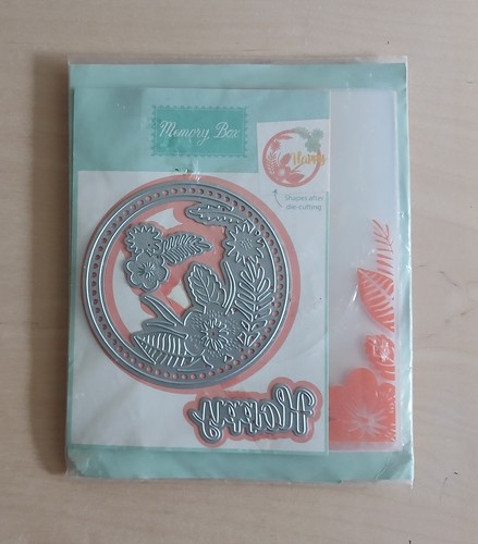 Memory box die stamp set - box, &