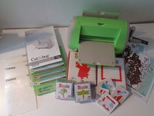 Cuttlebug Die Cutting & Embossing Machine With Die Bundle