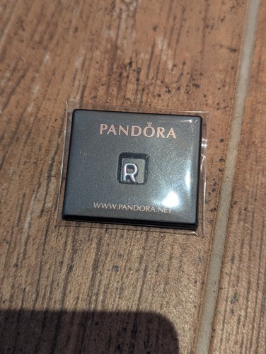 Pandora alphabet letter - pandora, r