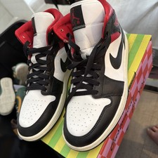 AIR JORDAN 1 MID BLACK WHITE