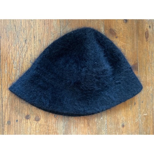 Black angora blend - blend, fuzzy