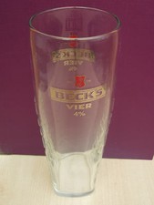 Becks Vier 4% square base 2014