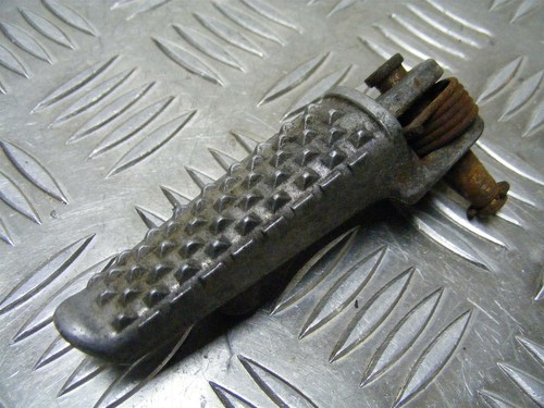 Cbr600 riders footrest left - cbr600,