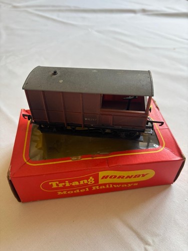Vintage tri ang - hornby, guards