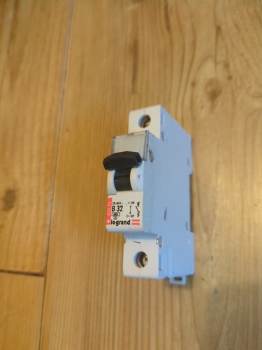 Legrand 032 32 - 32,