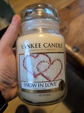 Yankee Candle Snow in Love Large Jar Candle 623g