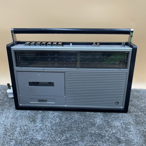 Faulty tape radio - radio, works*