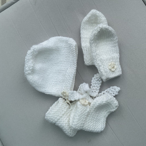 White wool knit newborn baby - white,