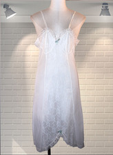 Vintage 1960s Gorgeous White