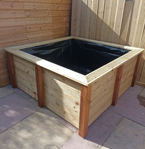 Large square raised pond - square,
