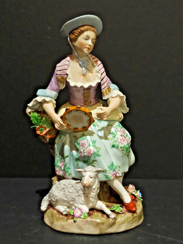 Sitzendorf porcelain figure - , of