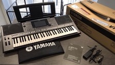 Yamaha PSR-S770 Digital Workstation Keyboard - Mint Condition