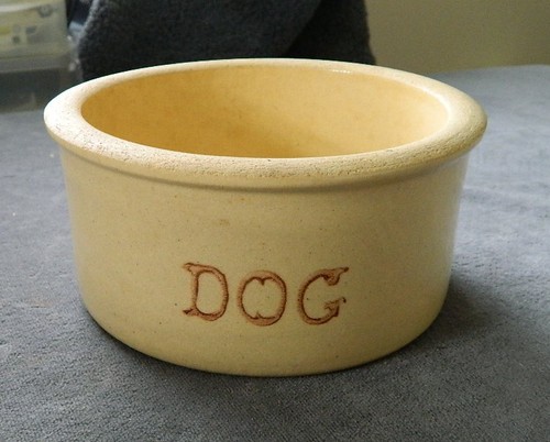 Vintage roseville dog bowl - 6",