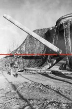 F028837 Gun in Bunker on