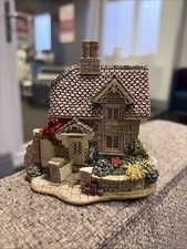 Lovely Lilliput Lane "