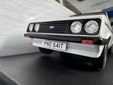 MCG 1/18 1976-7 FORD ESCORT