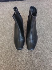 MARKS AND SPENCER FOOTGLOVE