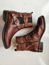 Jones Bootmaker Womens Camelia