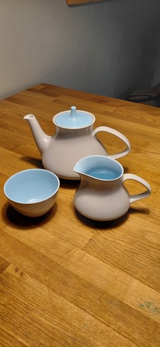 Poole pottery twintone - twintone, sky