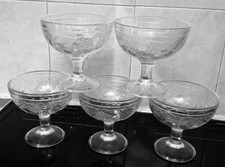 VINTAGE FRUIT DESIGN STEMMED BOWL GLASS SUNDAE DISHES SET OF 5 ICE CREAM/DESSERT