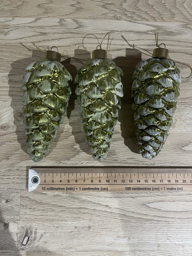 Green pinecone shape - 3,