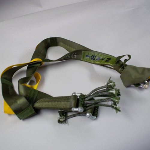 Irvin parachute riser llp - parachute,
