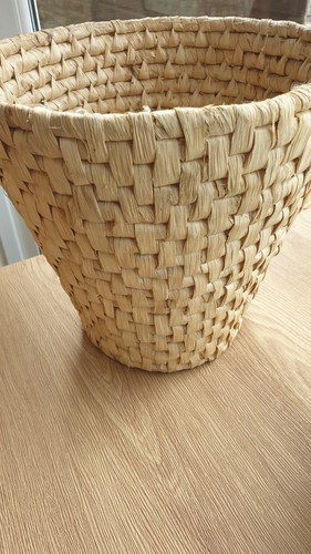 Used vintage large - weave, waste